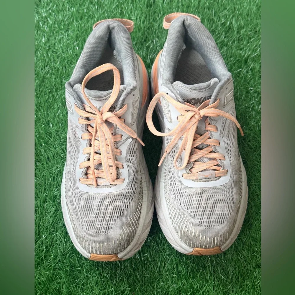 HOKA Women's Bondi 7 Gray and Peach Running Shoes Size 9
